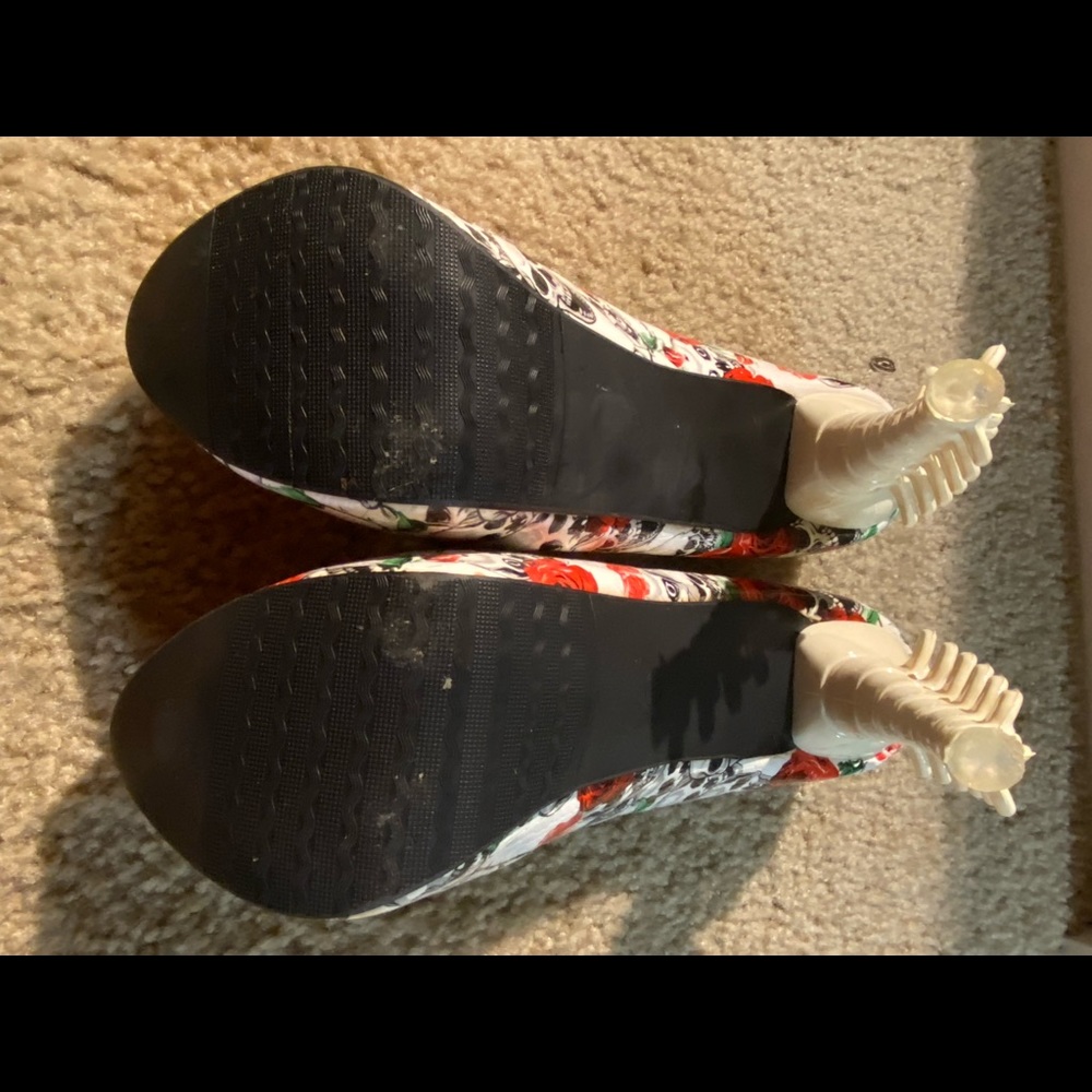 Unique Heels with matching clutch purse